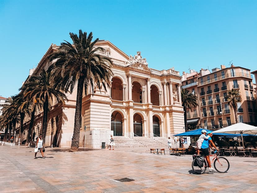 Le théâtre toulonnais dans le centre de Toulon