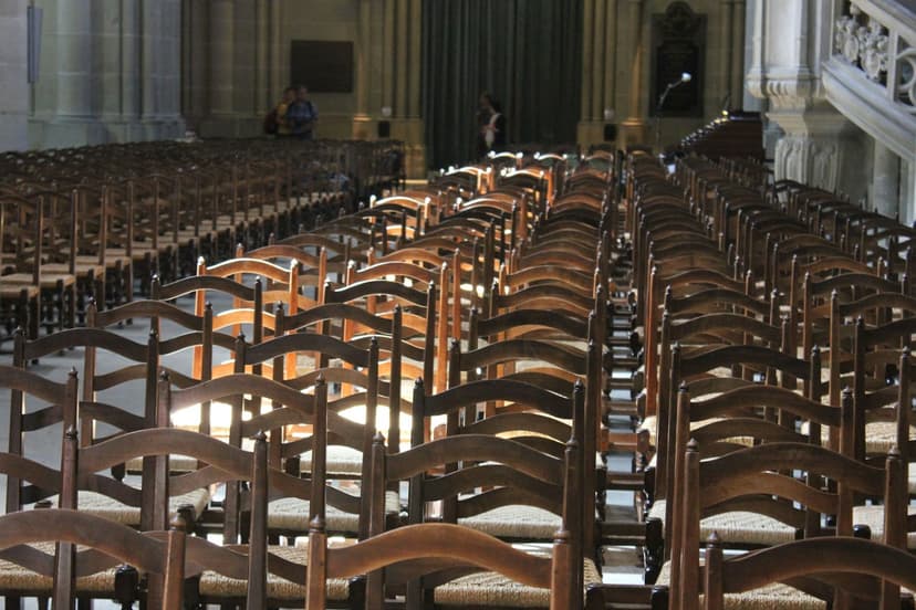 L'intérieur lumineux de la cathédrale de Lausanne